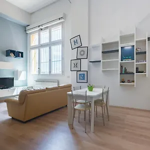 Loft P.ta Pispini: Near Piazza Del Campo W/parking Appartamento